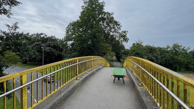 gelbe Brücke