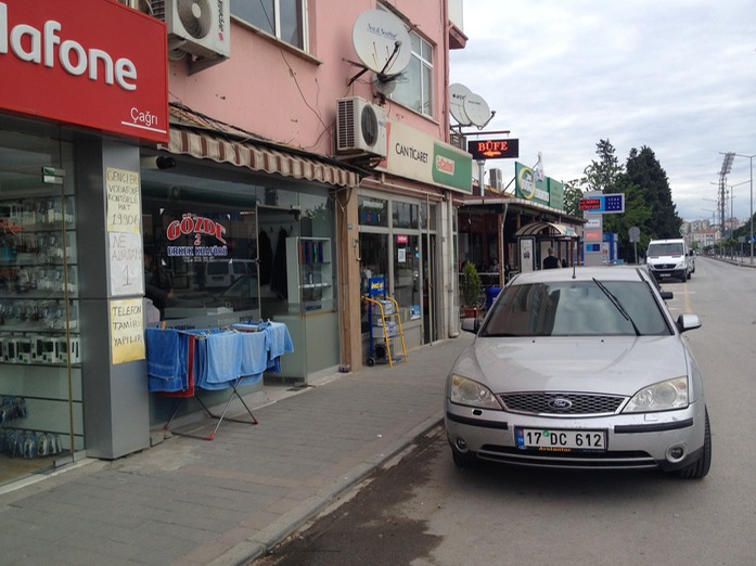 Friseur trocknet Handtcher